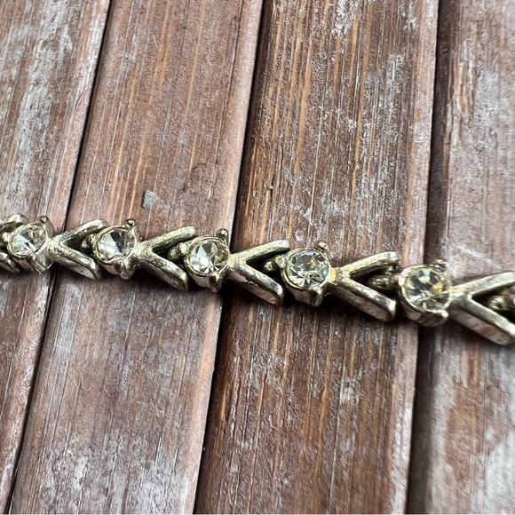 Vintage Avon Silver Plated Tennis Bracelet - Picture 3 of 7